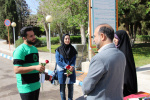 خیرمقدم، تبریک سال نو و اهداء گل دبیرخانه عفاف و حجاب دانشگاه کاشان به دانشجویان